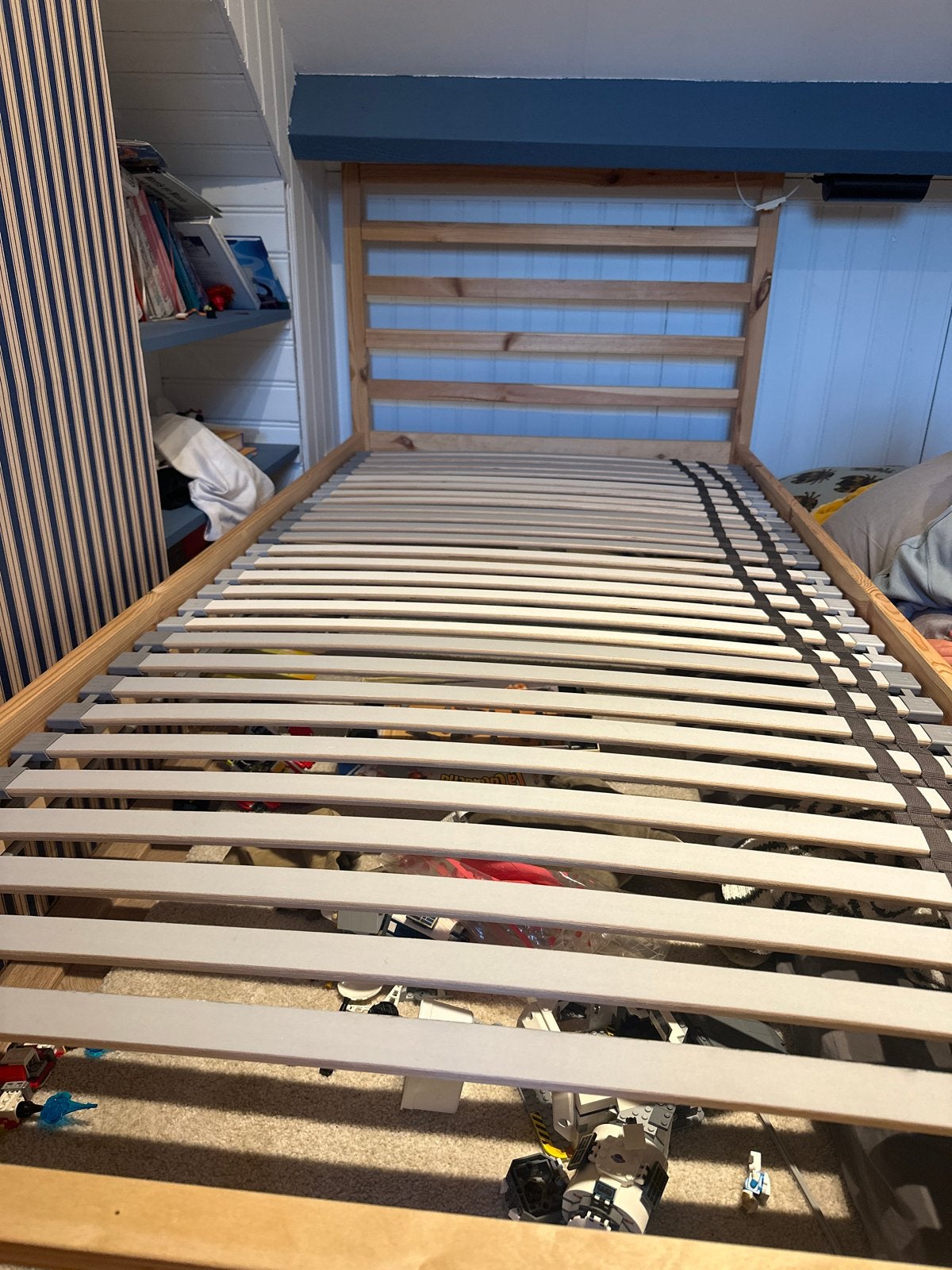 Eenpersoonsbed ikea tarva, + lattenbodem lonset, Huis en Inrichting, Slaapkamer | Bedden, Ophalen, Gebruikt, 90 cm, 200 cm