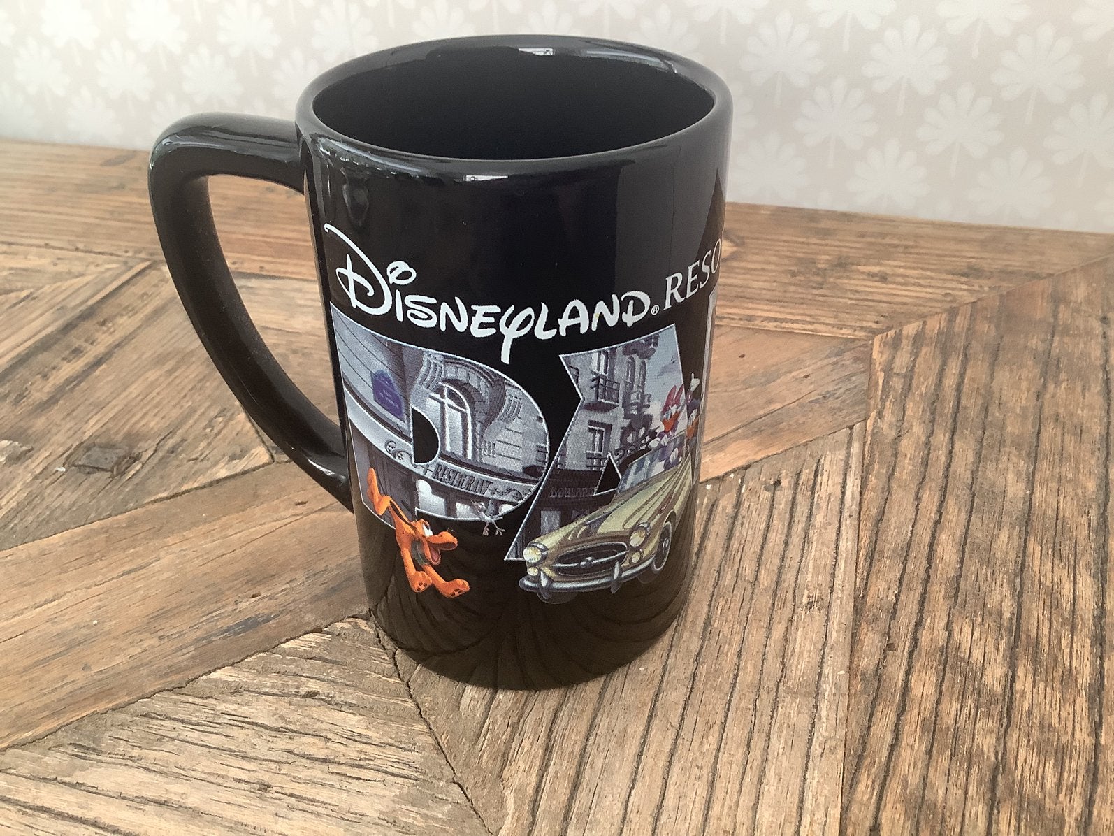 Mok Disneyland Resort Paris zwart, Ophalen of Verzenden, Mickey Mouse, Zo goed als nieuw, Servies