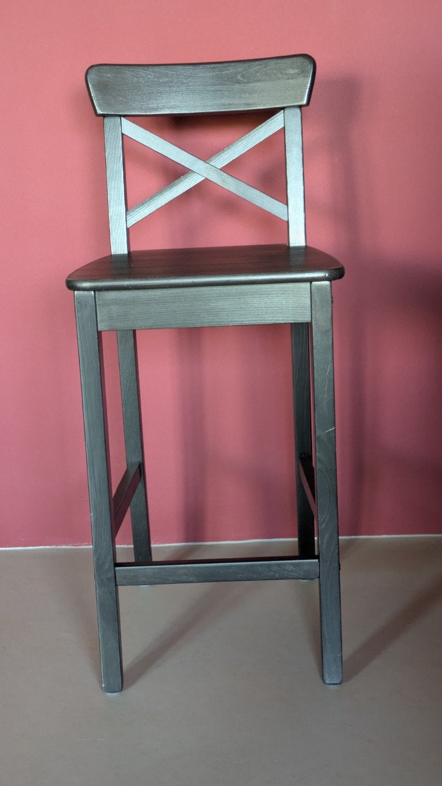IKEA Ingolf barkruk zwart 63cm, Huis en Inrichting, Ophalen, Gebruikt, Met voetsteun, 60 tot 90 cm
