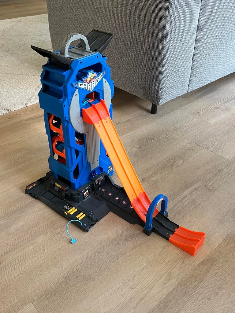 Hot wheel multi loop + ultimate series mega garage, Ophalen, Racebaan, Zo goed als nieuw, Hot Wheels