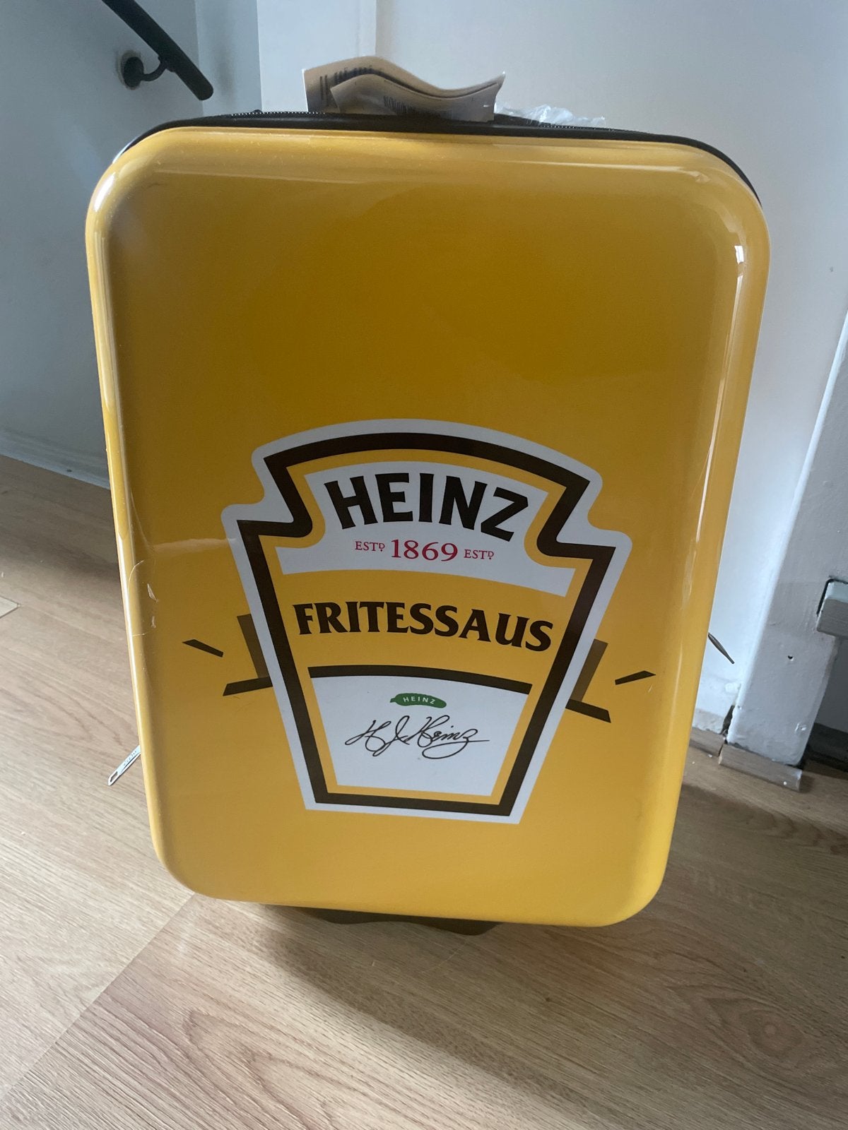 Heinz Fritessaus Trolley Koffer - Uniek en Nieuw!, Ophalen, 50 tot 60 cm, Hard kunststof, Nieuw