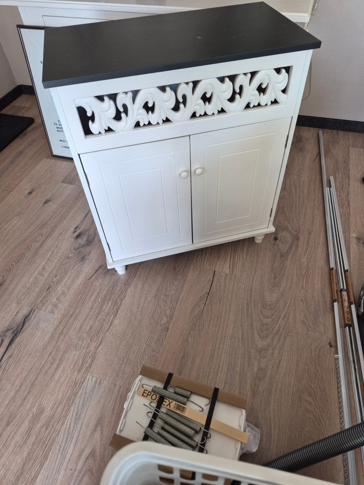 Leuk wit kastje met grijs bovenblad, Huis en Inrichting, Ophalen, Gebruikt, 50 tot 100 cm, 25 tot 50 cm