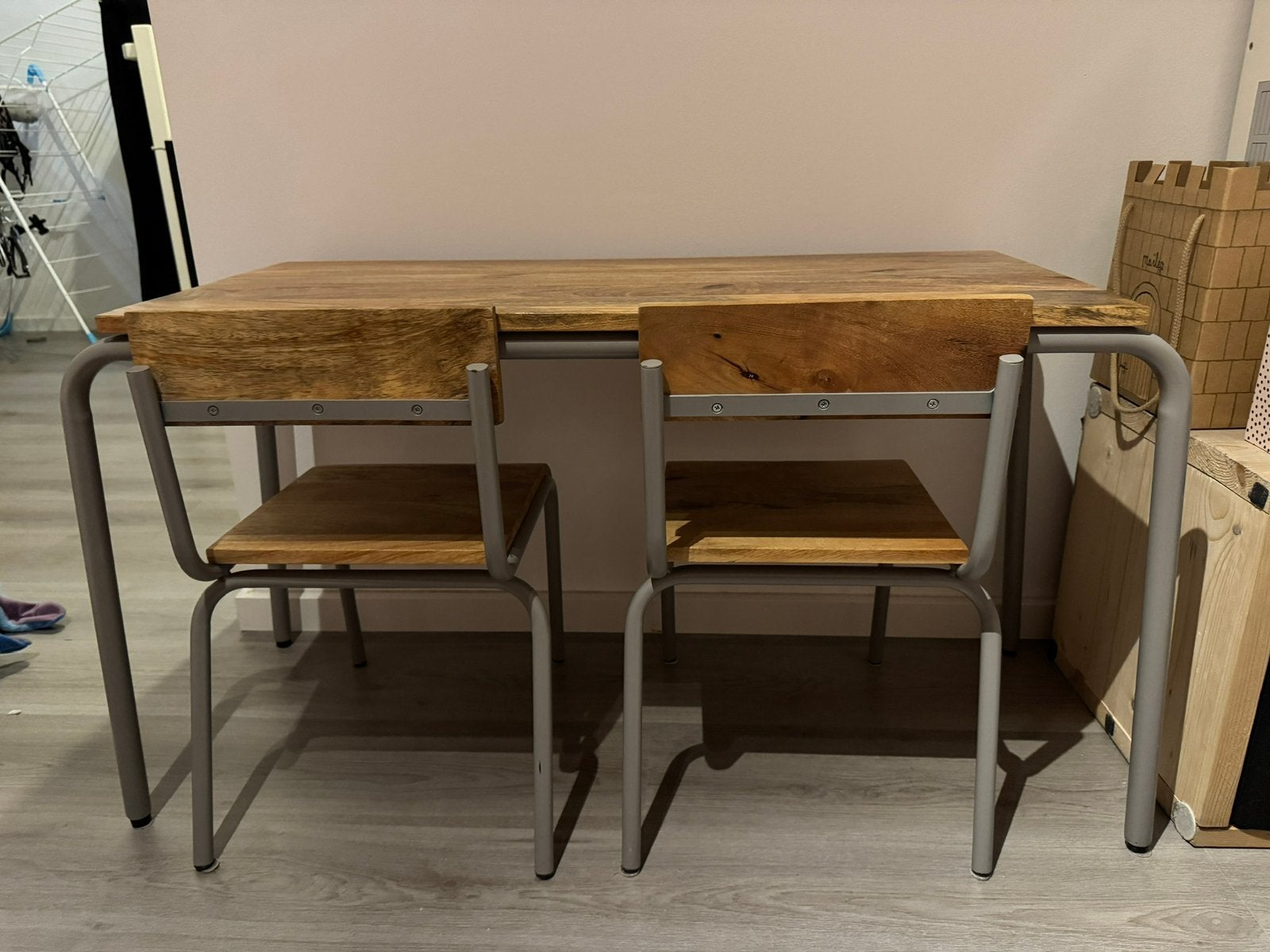 Kidsdepot tafel en 2 stoeltjes, Ophalen of Verzenden, Gebruikt, Tafel(s) en Stoel(en)