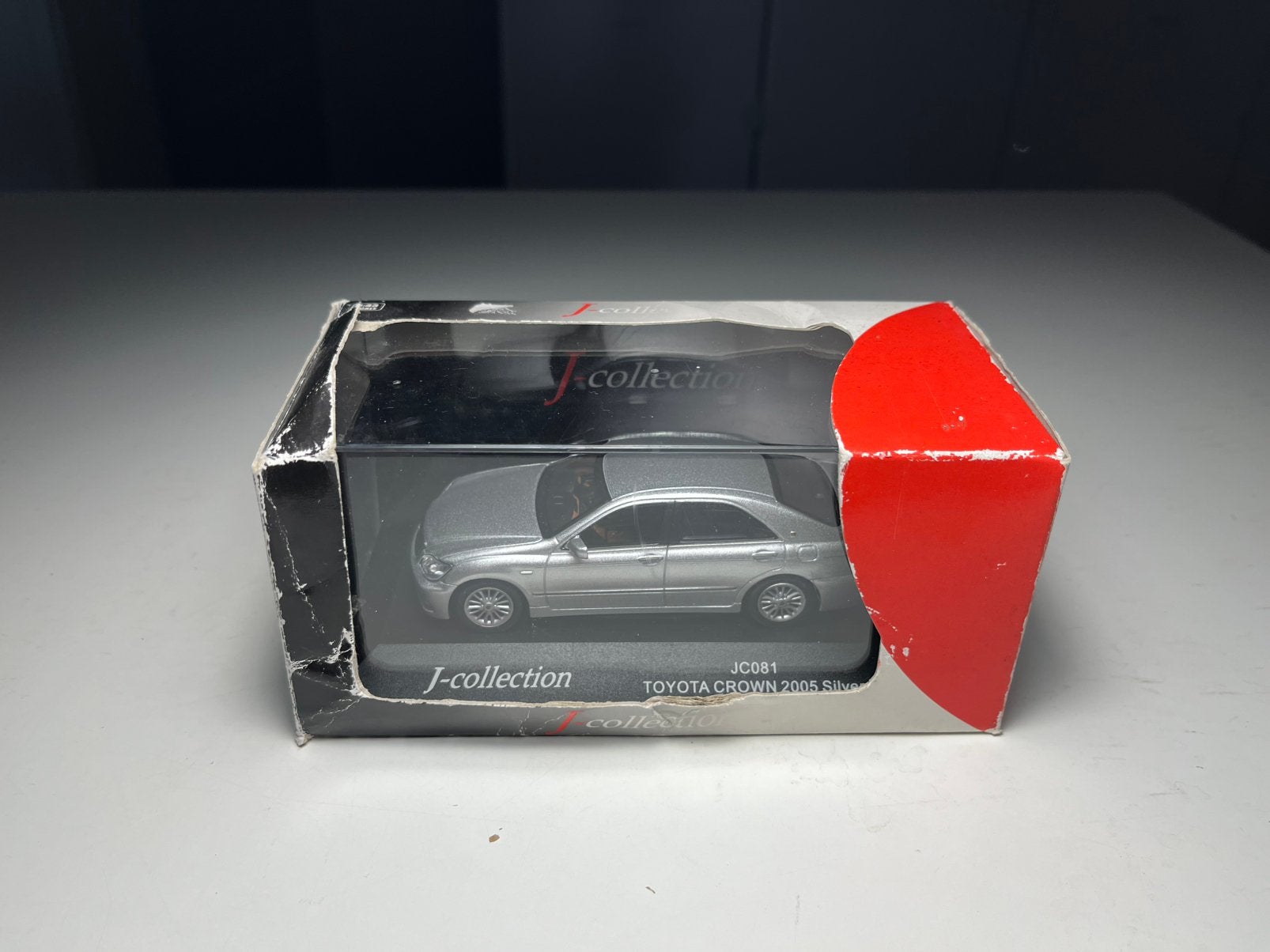 J-Collection - Toyota Crown 2005 - Schaal 1:43, Hobby en Vrije tijd, Modelauto's | 1:43, Verzenden, Nieuw, Auto, Overige merken