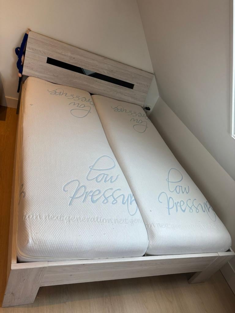 2 matrassen 0.70 x 2.00, Huis en Inrichting, Ophalen, Gebruikt, Wit, Tweepersoons
