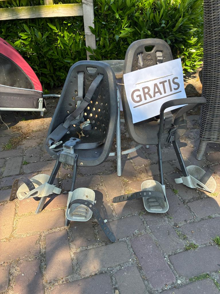 Twee Yepp fietszitjes - voor  - GRATIS af te halen, Fietsen en Brommers, Fietsaccessoires | Fietsstoeltjes, Ophalen, Achterzitje