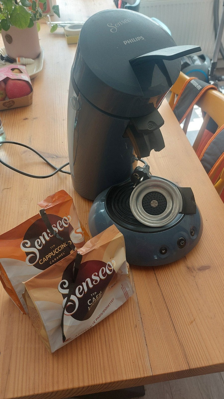 Philips Senseo in grijsblauw met toebehoren en pads, Ophalen, Koffiepads en cups, Koffiemachine, Zo goed als nieuw