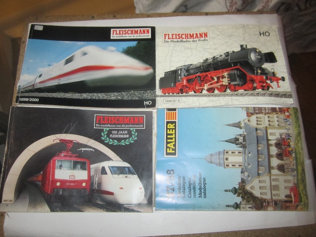 fleischmann Ho catalogussen 3 maal en 1 faller, Gebruikt, Gelijkstroom, Fleischmann, Boek, Tijdschrift of Catalogus