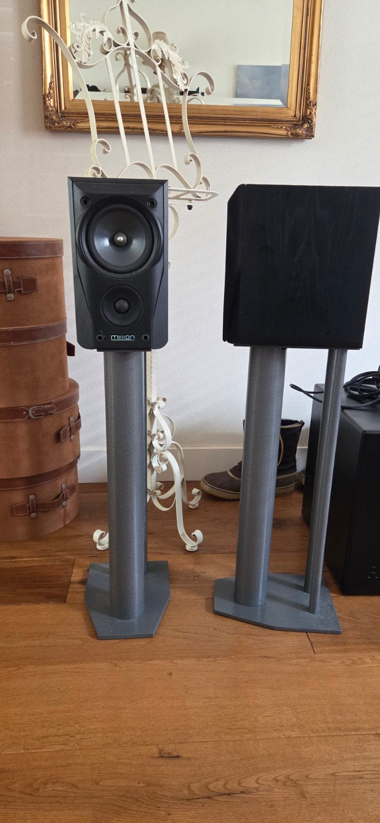 Mission 780 luidsprekers met stands, Gebruikt, 60 tot 120 watt, Front, Rear of Stereo speakers, Ophalen