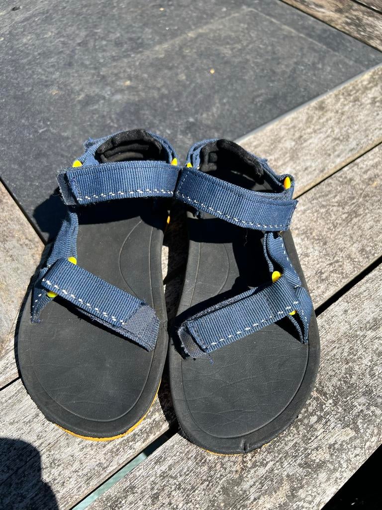 Teva sandalen maat 31 - Blauw, Ophalen of Verzenden, Gebruikt, Jongen of Meisje, Overige typen