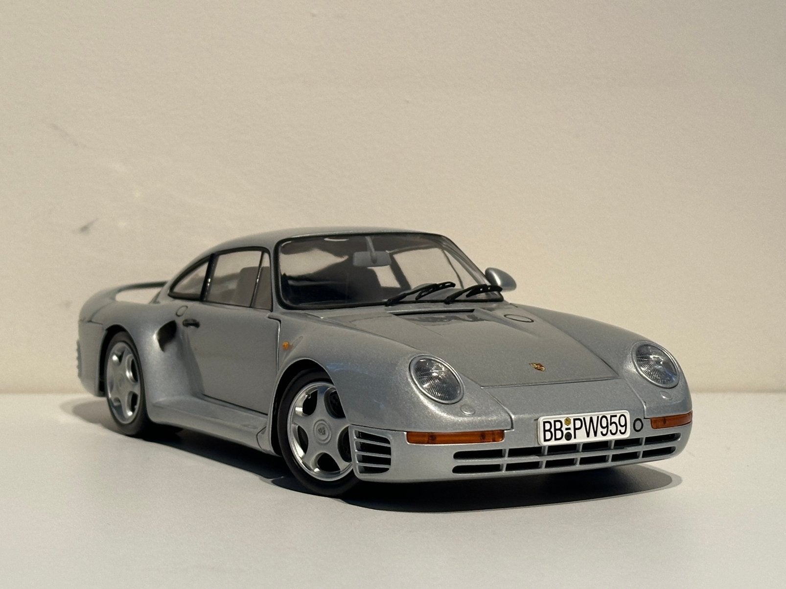 Porsche 959 | Exoto Motorbox | schaal 1:18 | Nieuwstaat!, Hobby en Vrije tijd, Modelauto's | 1:18, Ophalen of Verzenden, Zo goed als nieuw