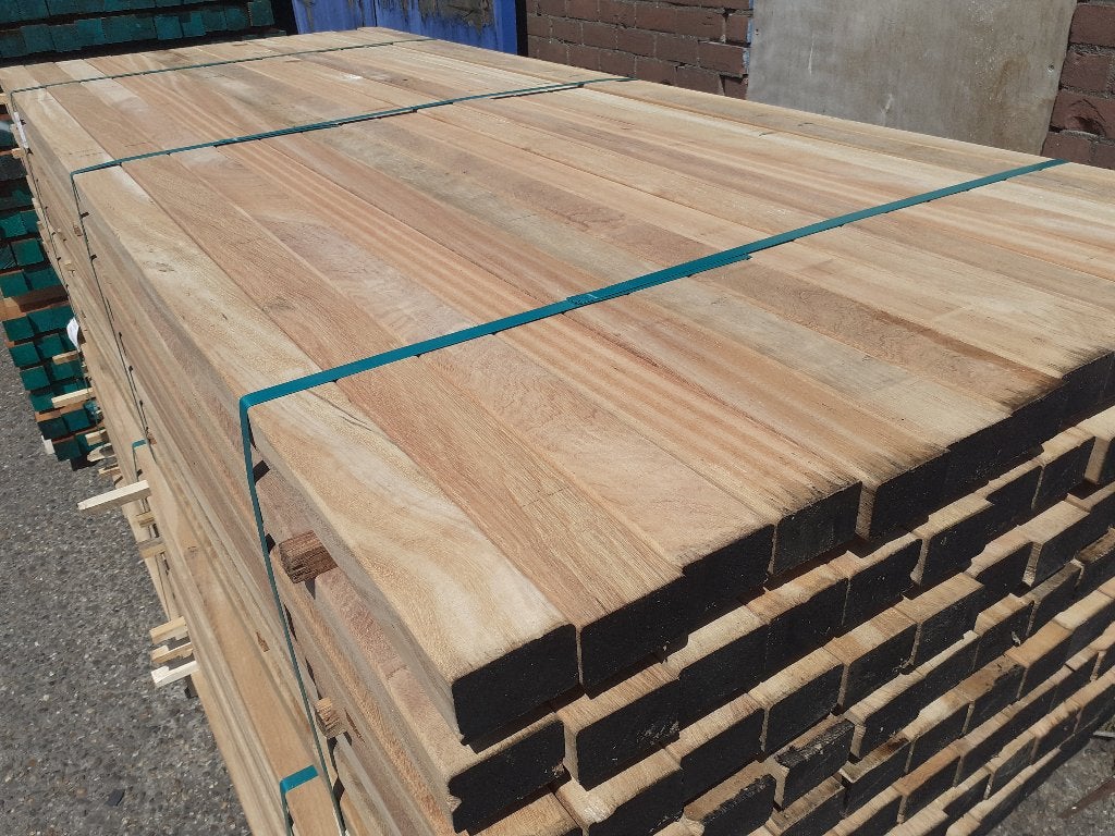 5 volle bundels hardhout liggers 44x68mm - bundelprijzen, Nieuw, Ophalen of Verzenden, Hardhout, 250 cm of meer