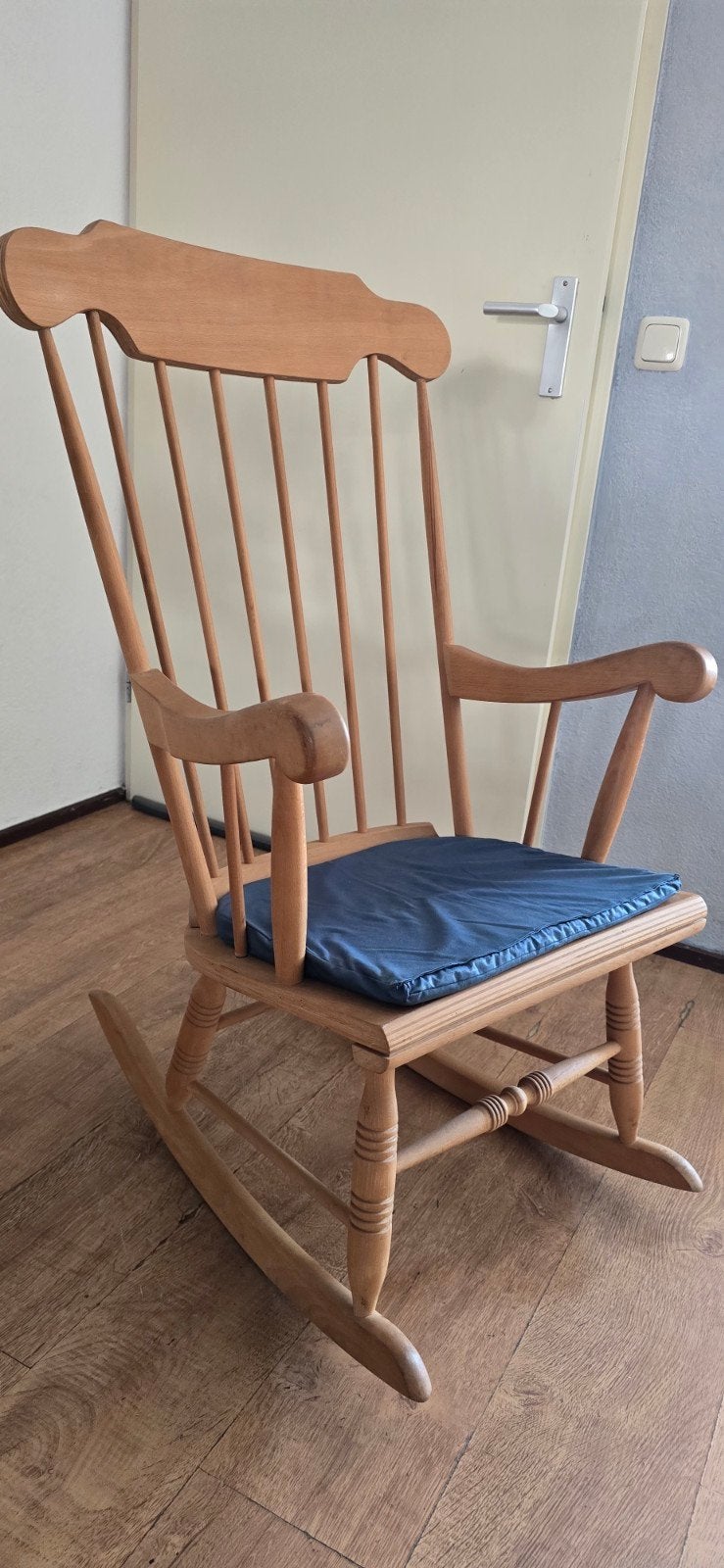 Houten Schommelstoel - Comfortabel en Klassiek, Ophalen, Gebruikt, Bruin, Klassiek