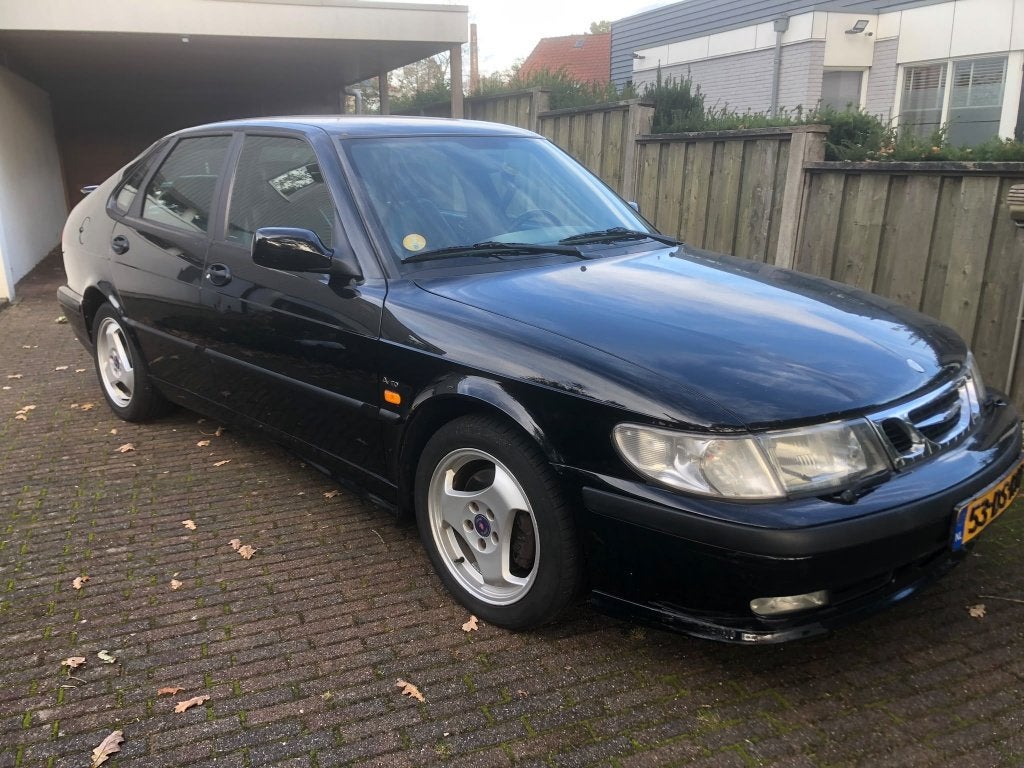 Saab 9-3 Aero 2.0 Turbo S AUT  bouwjaar 1999 5-deurs zwart, Auto's, 1345 kg, Zwart, 4 cilinders, Zwart