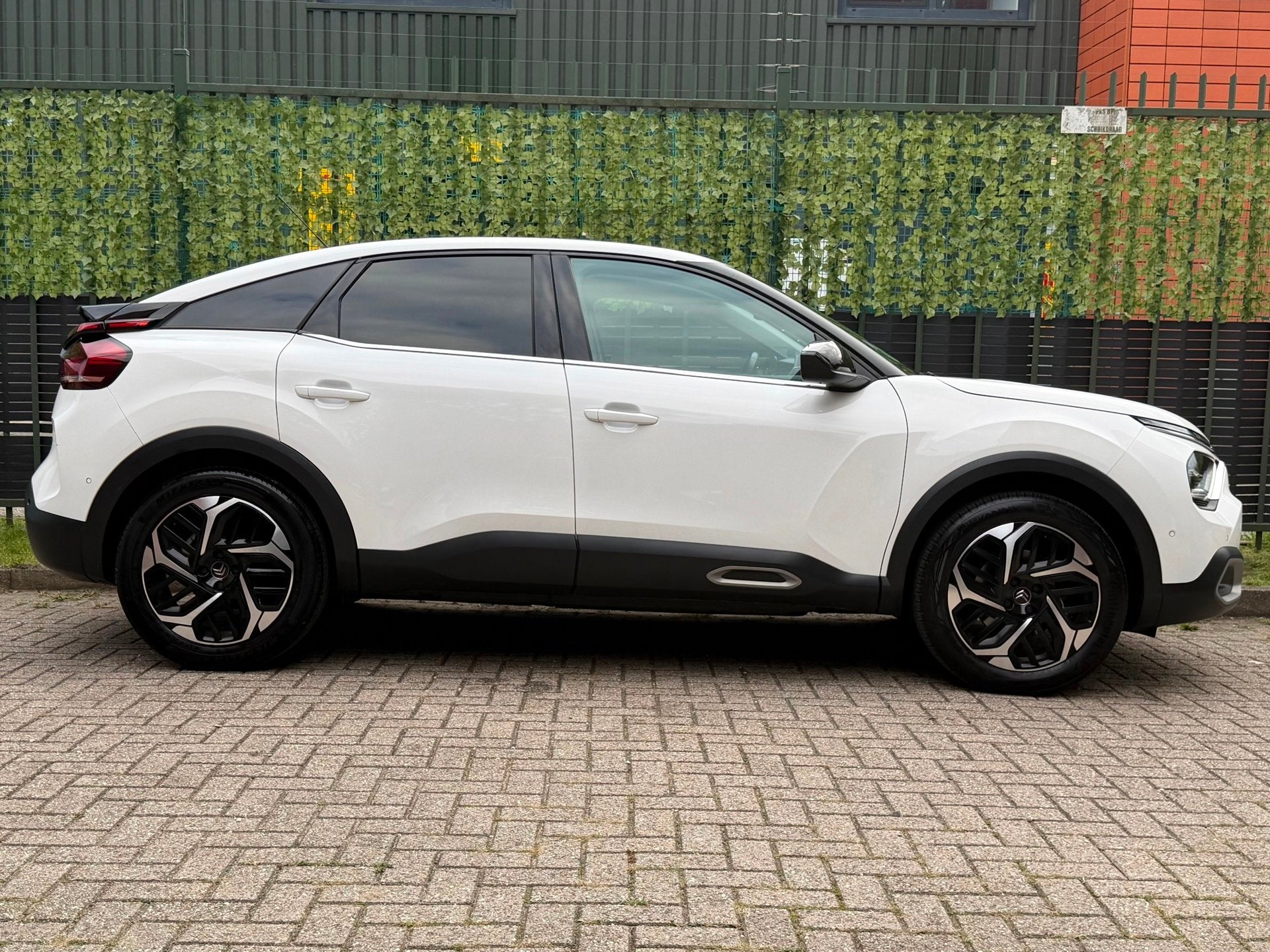 Foto 5 van Citroen C4 1.2 Puretech Shine wit 2021 TREKHAAK|LED|NAVI|NAP