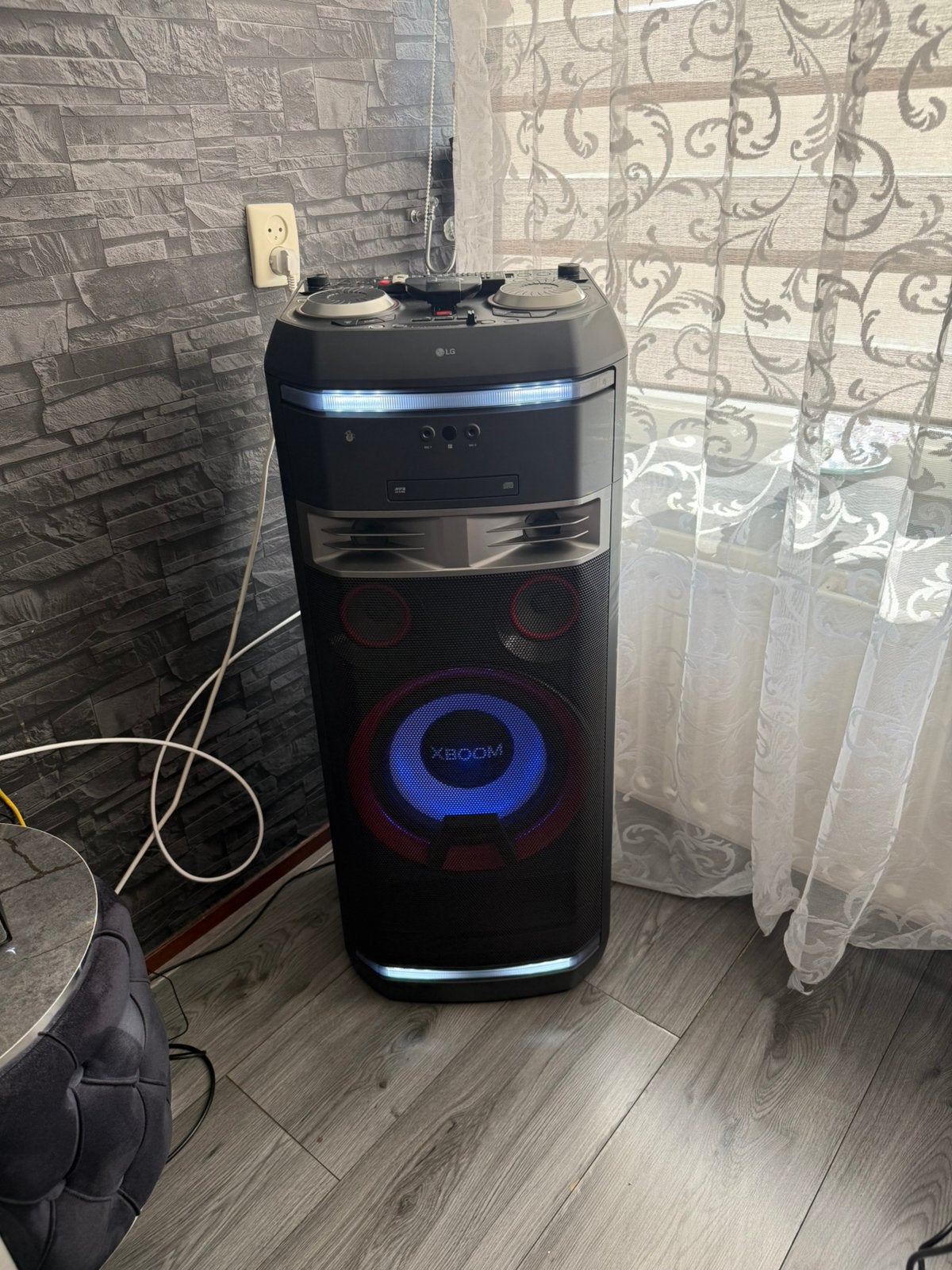 Lg xboom OL100 2000 Watt, Ophalen, Zo goed als nieuw