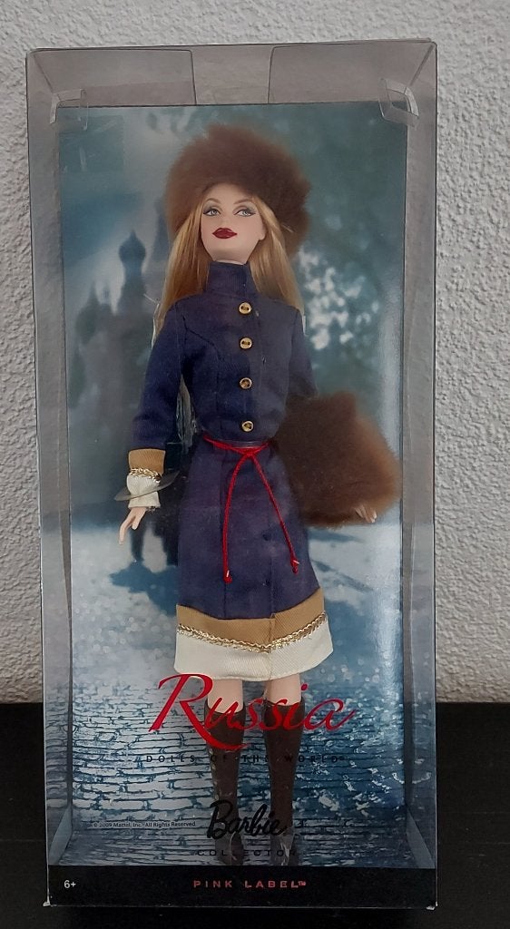 Barbie Russia in originele doos, Ophalen of Verzenden, Nieuw, Pop