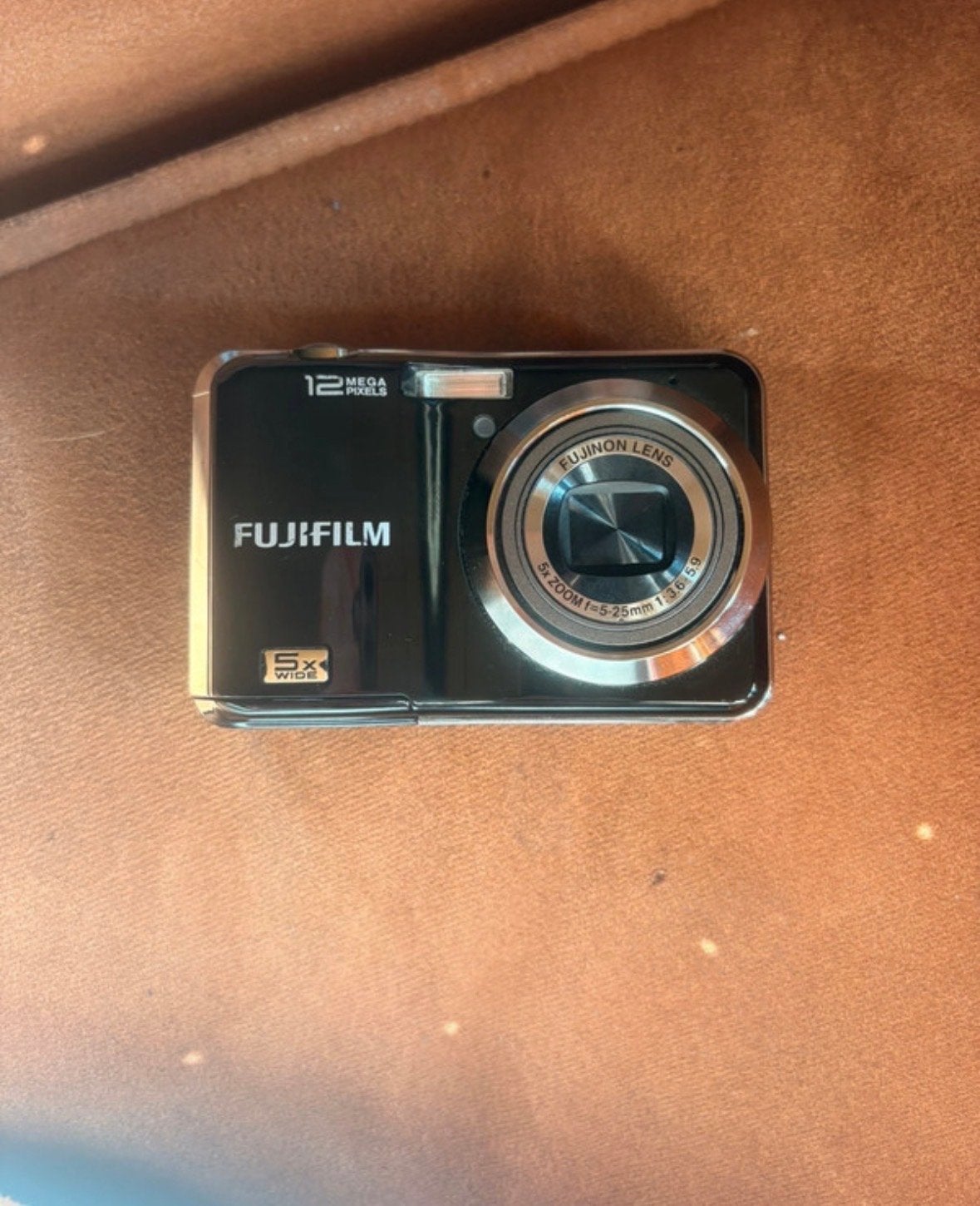 Defecte Fujifilm FinePix compactcamera - Flits en SD-kaart, Ingebouwde flitser, 12 megapixels, Ophalen of Verzenden, Fujifilm