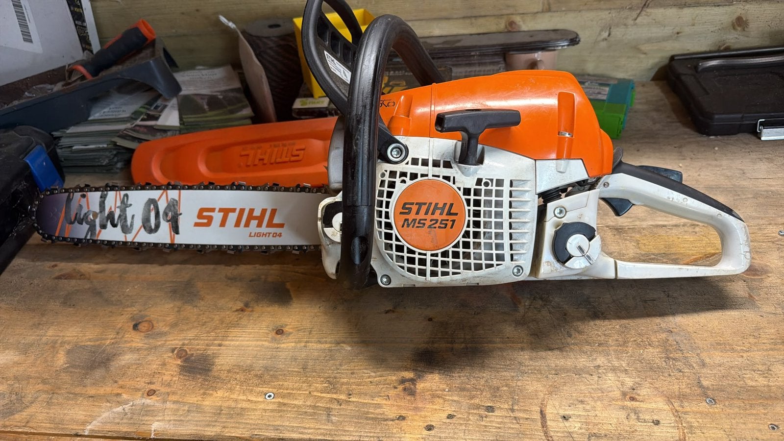 Stihl motorzaag MS251 2.2 kw benzine, Ophalen, Gebruikt, 70 mm of meer, Kettingzaag