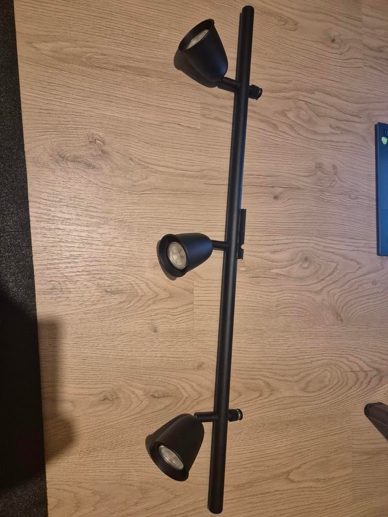 Ikea skuruk Zwarte Plafondspot met 3 LED Spots, Ophalen, Metaal of Aluminium, Zo goed als nieuw, Modern