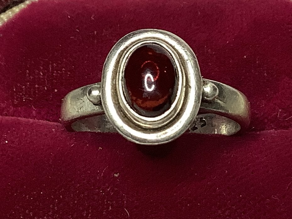 PRACHTIGE MASSIEVE 925 ZILVER RING MET GRANAAT EDELSTEEN, Sieraden, Tassen en Uiterlijk, Antieke sieraden, Verzenden, Zilver, Ring
