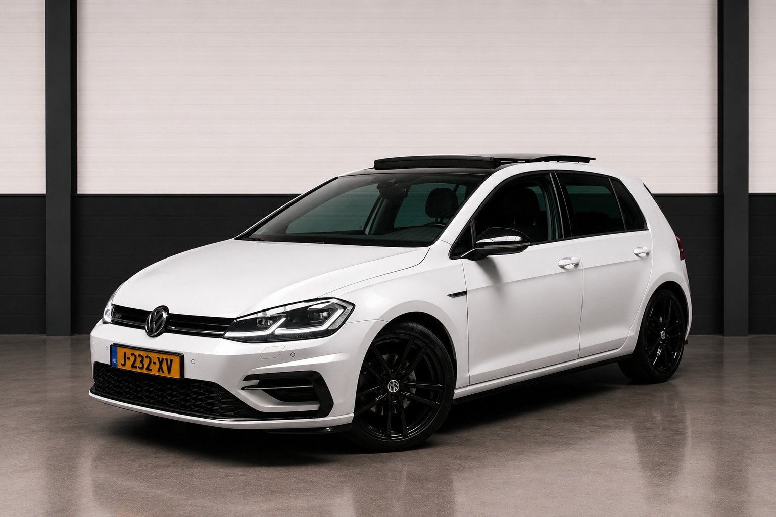 Volkswagen Golf 1.4 TSI Highline R Line Pano LED Virtual Key, Auto's, Volkswagen, 125 pk, Gebruikt, 4 cilinders, Met garantie (alle)