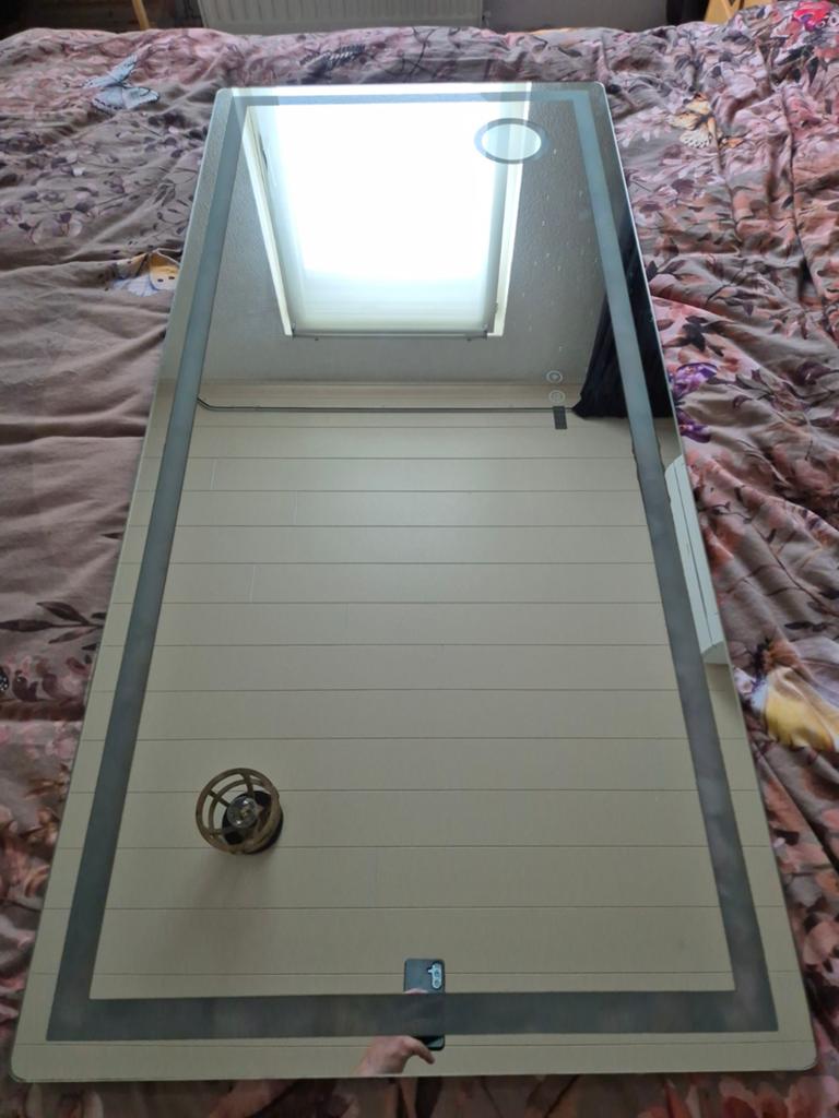 * * GRATIS Badkamerspiegel met verlichting * *, Huis en Inrichting, Badkamer | Badkamermeubels, Ophalen, Gebruikt, Minder dan 25 cm