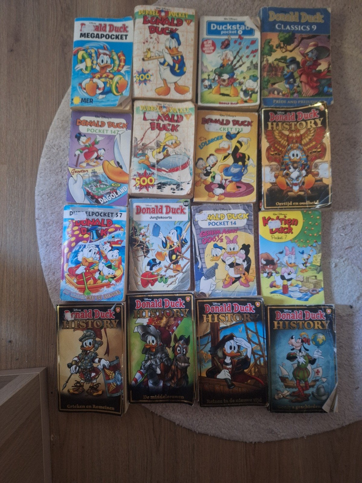 16 Donald Duck pockets, inclusief 5 History pockets, Gelezen, Walt Disney, Ophalen of Verzenden, Meerdere stripboeken