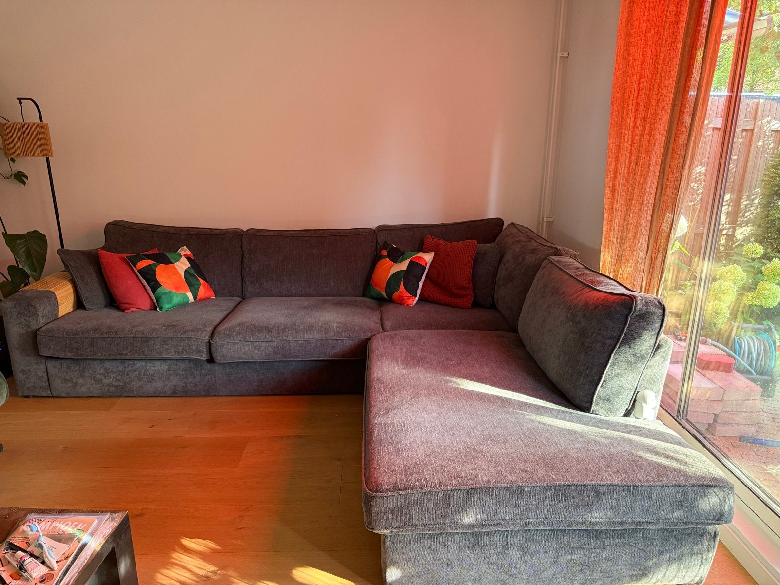 Comfortabele grijze hoekbank met chaise longue, Huis en Inrichting, Banken | Bankstellen, Ophalen, Gebruikt, Hoekbank, 300 cm of meer