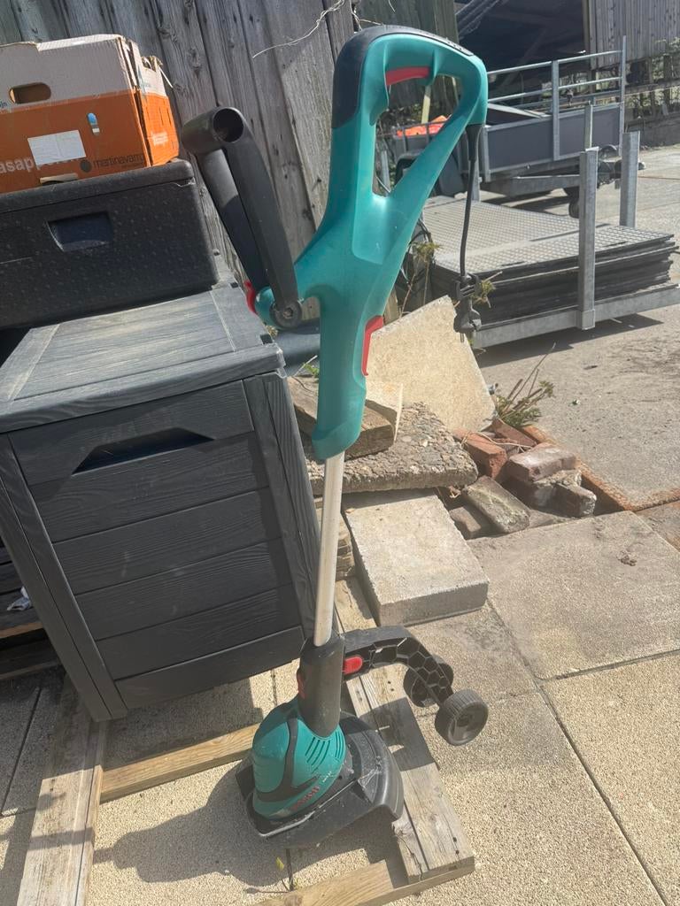 Bosch grastrimmer grasmaaier art 24 en art 27, Ophalen of Verzenden, Zo goed als nieuw, Elektrisch
