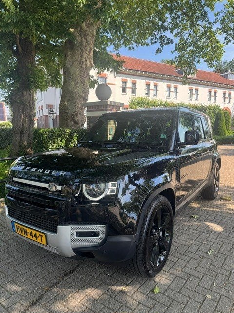 Land Rover Defender 110 P300e 300pk Phev AWD Aut 2025 Zwart, Auto's, Land Rover, Bedrijf, 360° camera, 4x4, ABS, Achteruitrijcamera