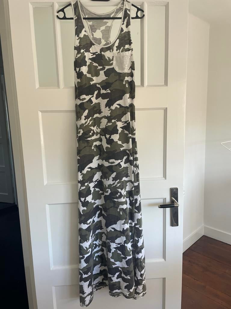 Leuke maxi jurk met camouflage print en splitten, Maat 42/44 (L), Ophalen of Verzenden, Gedragen, Onder de knie