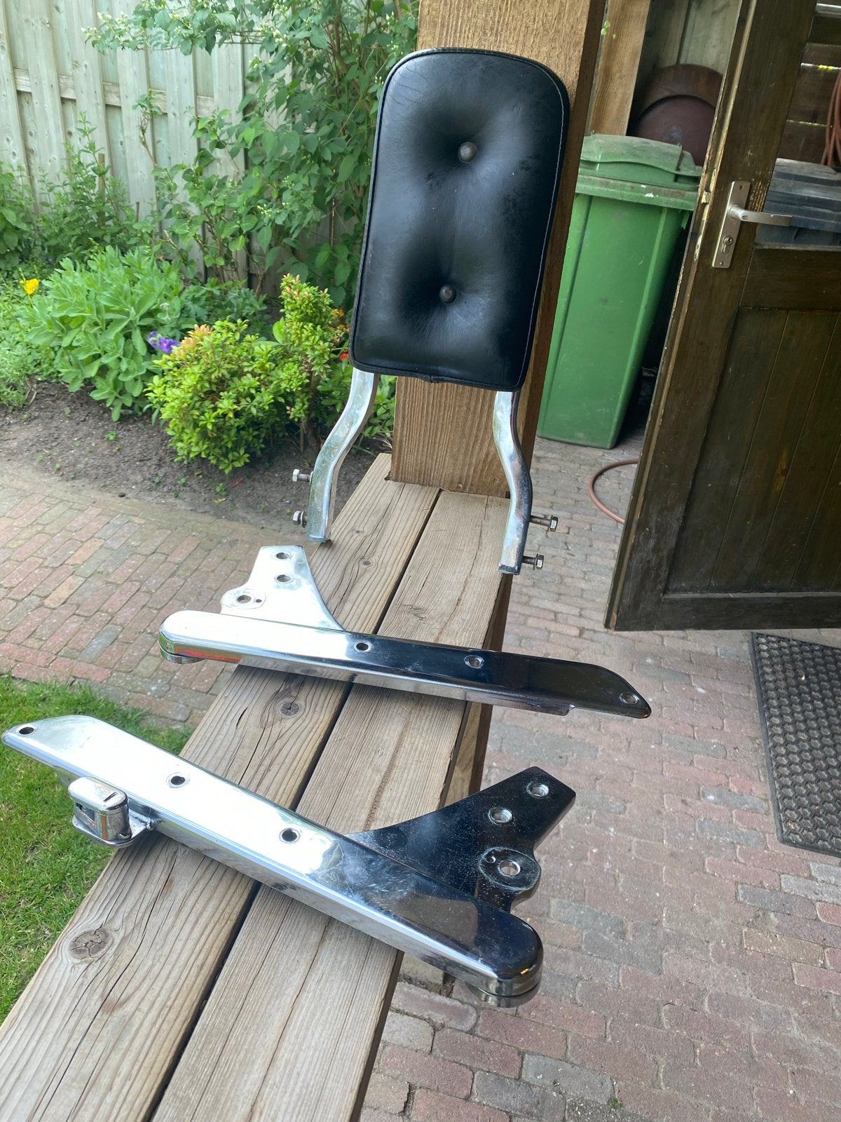 Sissybar voor Kawasaki Vulcan, Ophalen