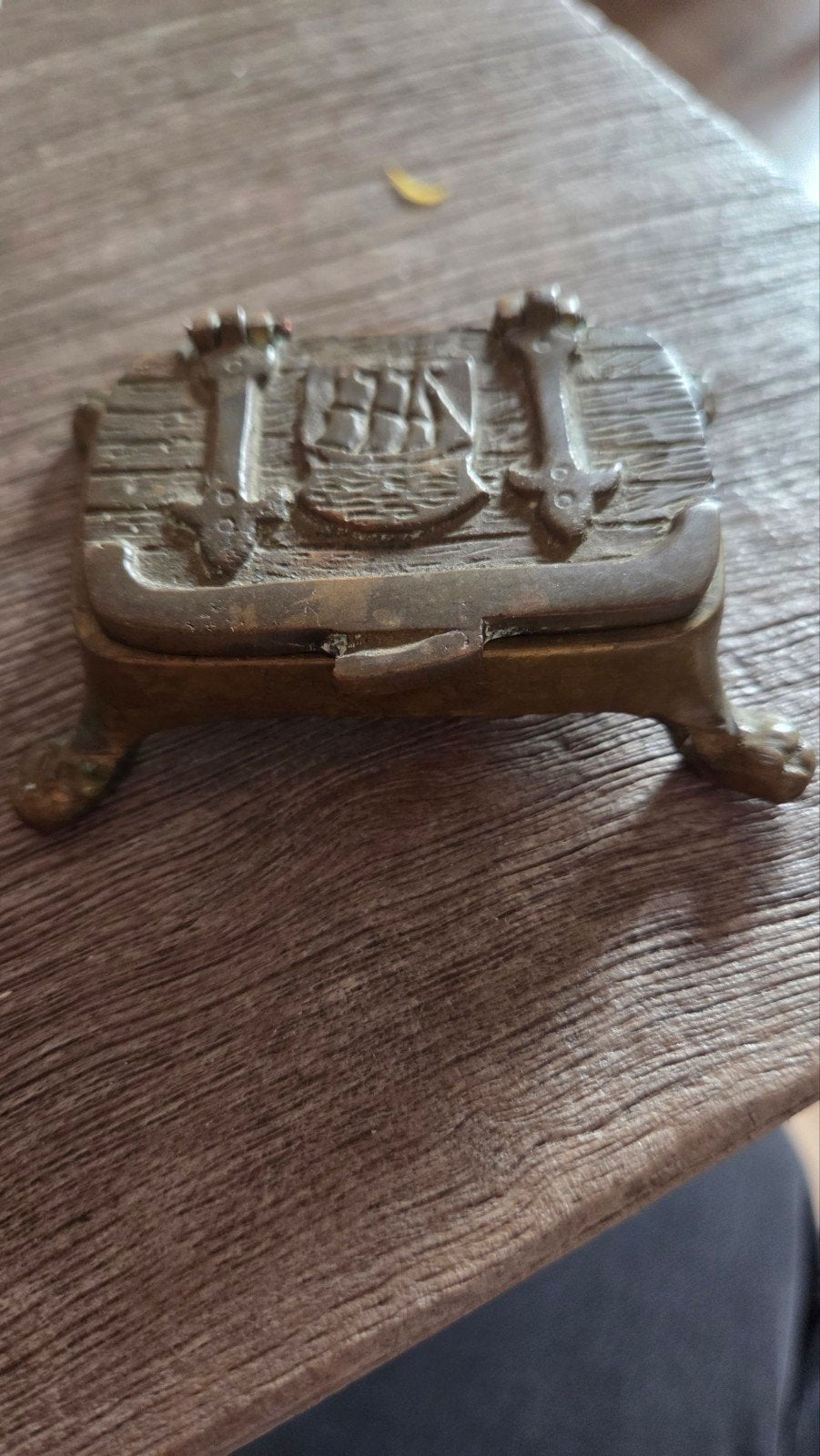 Antieke messing postzegeldoos of snuifdoos met maritiem deco, Ophalen of Verzenden