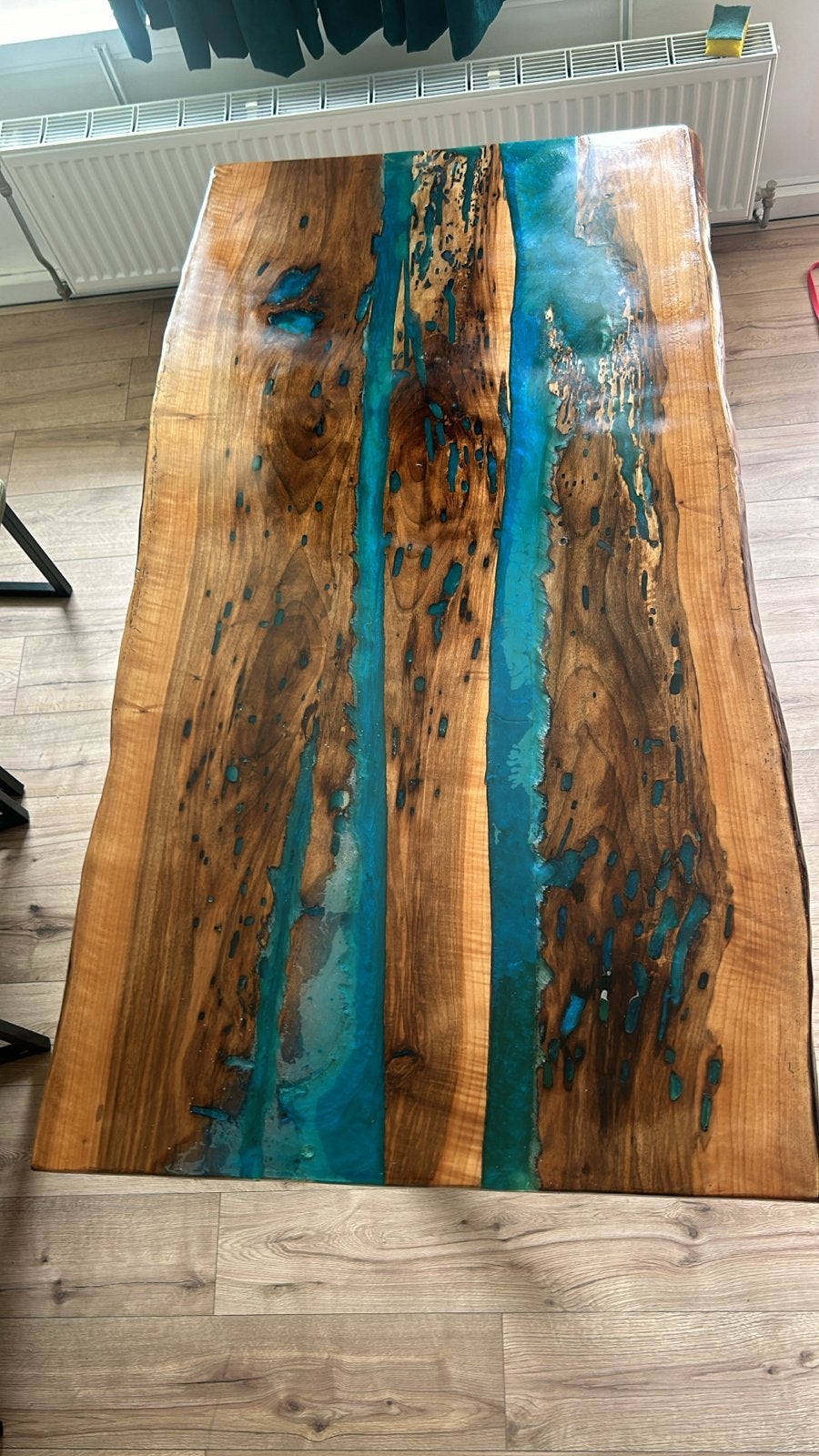 Unieke Epoxy Tafel - Handgemaakt Design, Zo goed als nieuw, 150 tot 200 cm, Vier personen, Rechthoekig