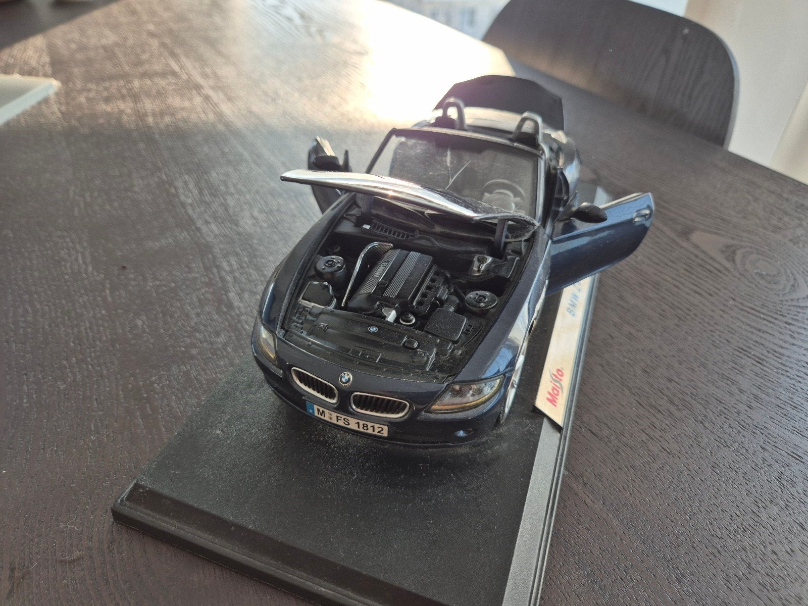 Foto 3 van Maisto BMW Z4 en Porsche 911 modelauto's