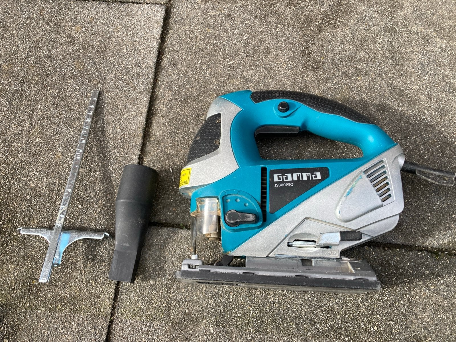Gamma Decoupeerzaag in koffer, met Laser en Pendelstanden, Gebruikt, 600 tot 1200 watt, Ophalen of Verzenden, Decoupeerzaag