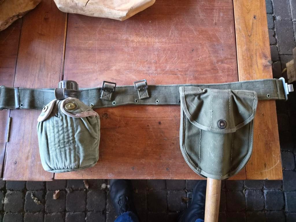 Mooie KL set. Koppelriem, schep en drinkfles., Verzamelen, Militaria | Tweede Wereldoorlog, Ophalen of Verzenden, Nederland
