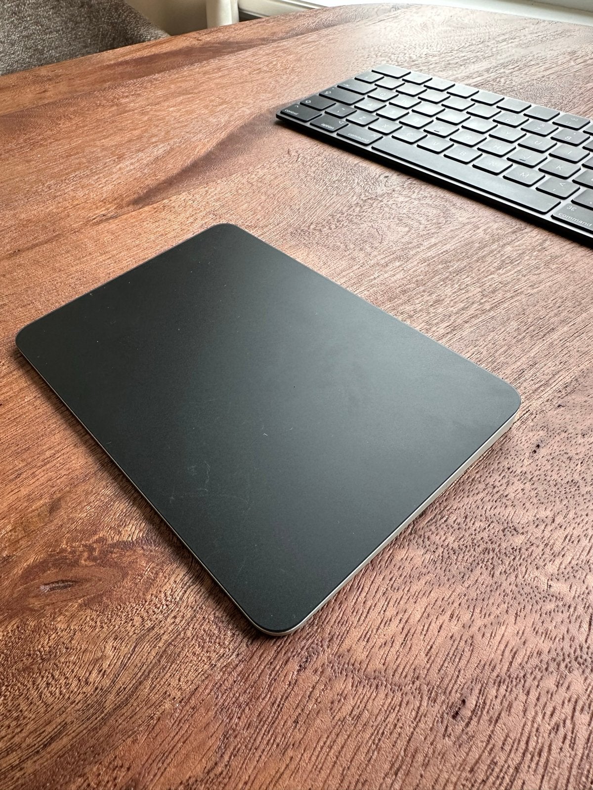 Apple Magic Trackpad zwart Multi Touch A1535, Ophalen of Verzenden, Zo goed als nieuw, Draadloos, Trackpad