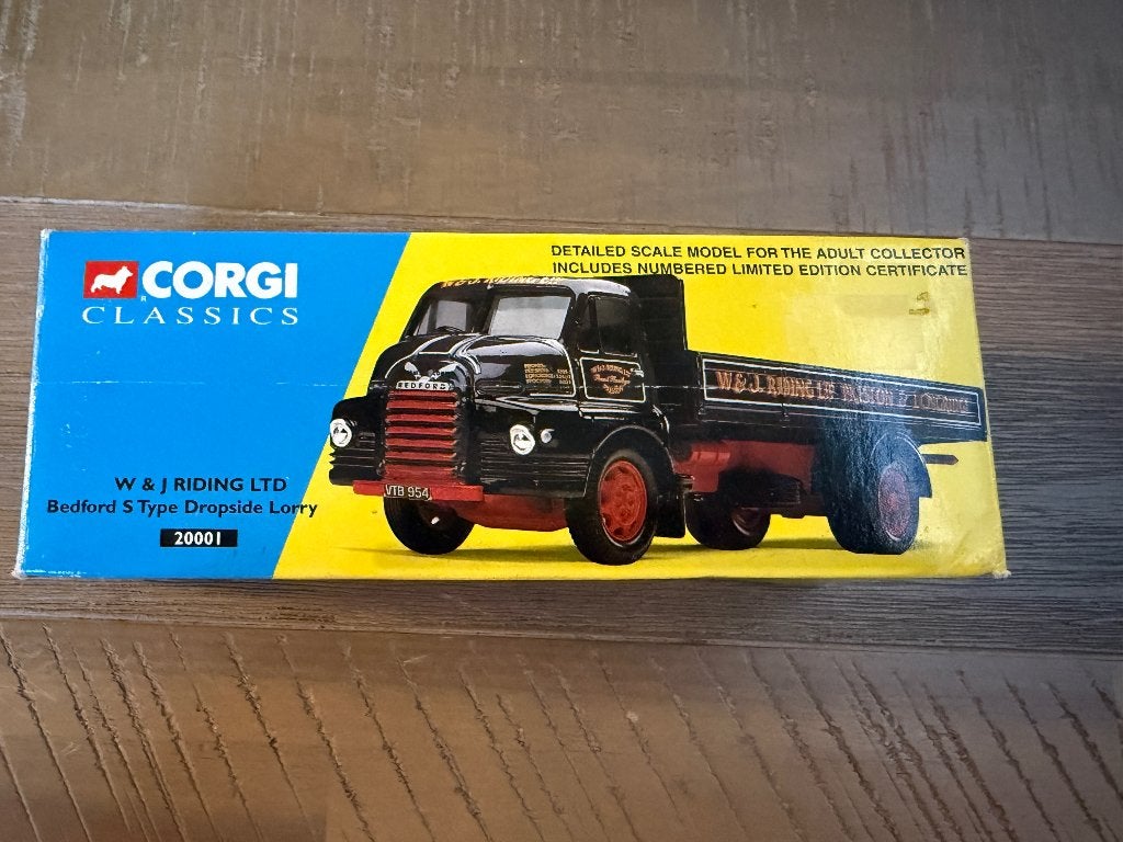 Corgi Bedford S Type Dropside Lorry met certificaat 1:50, Hobby en Vrije tijd, Modelauto's | 1:50, Ophalen of Verzenden, Zo goed als nieuw