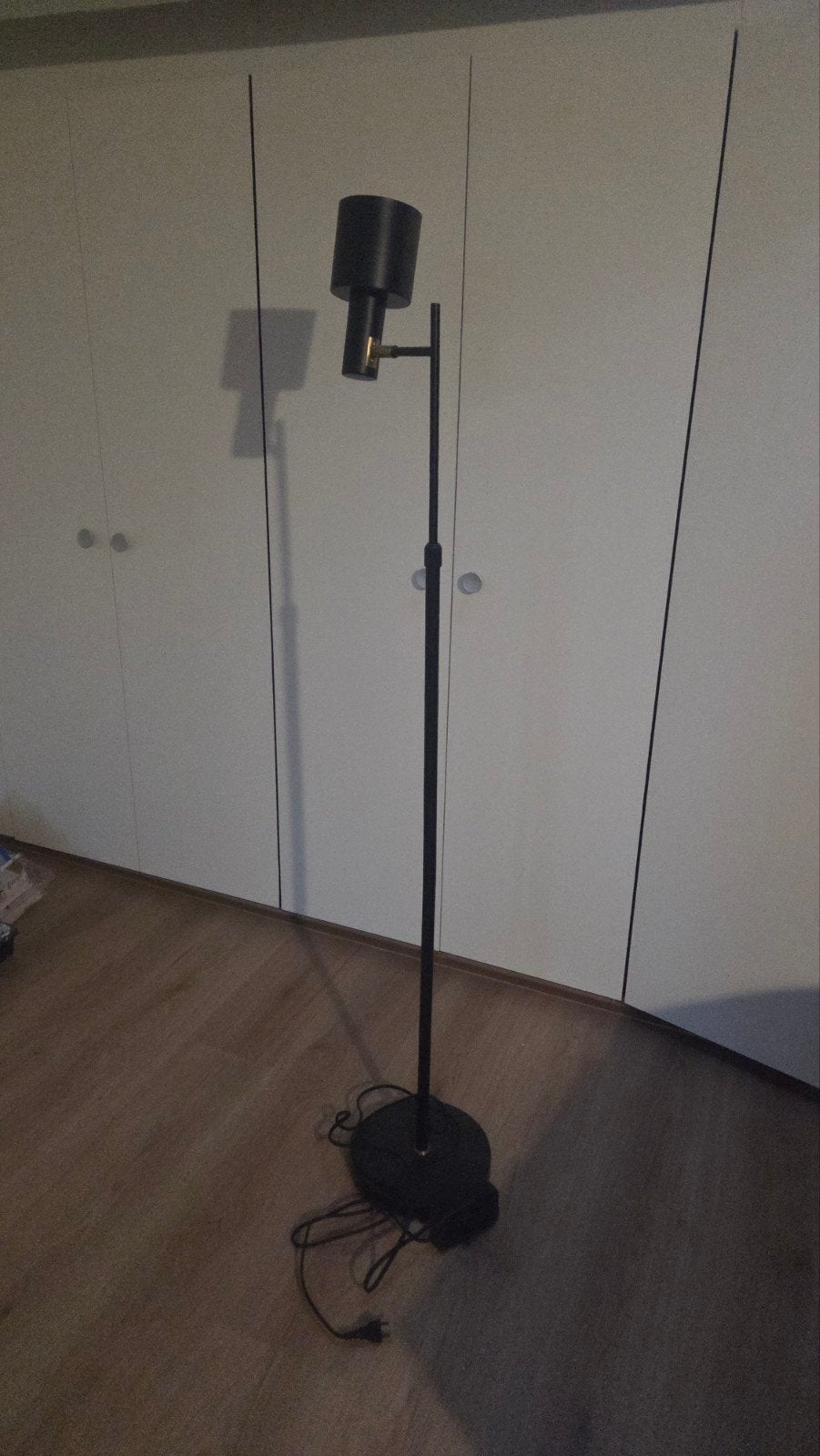 Karwei vloerlamp Nordin zwart, Ophalen, E27 (groot), Zo goed als nieuw, Metaal