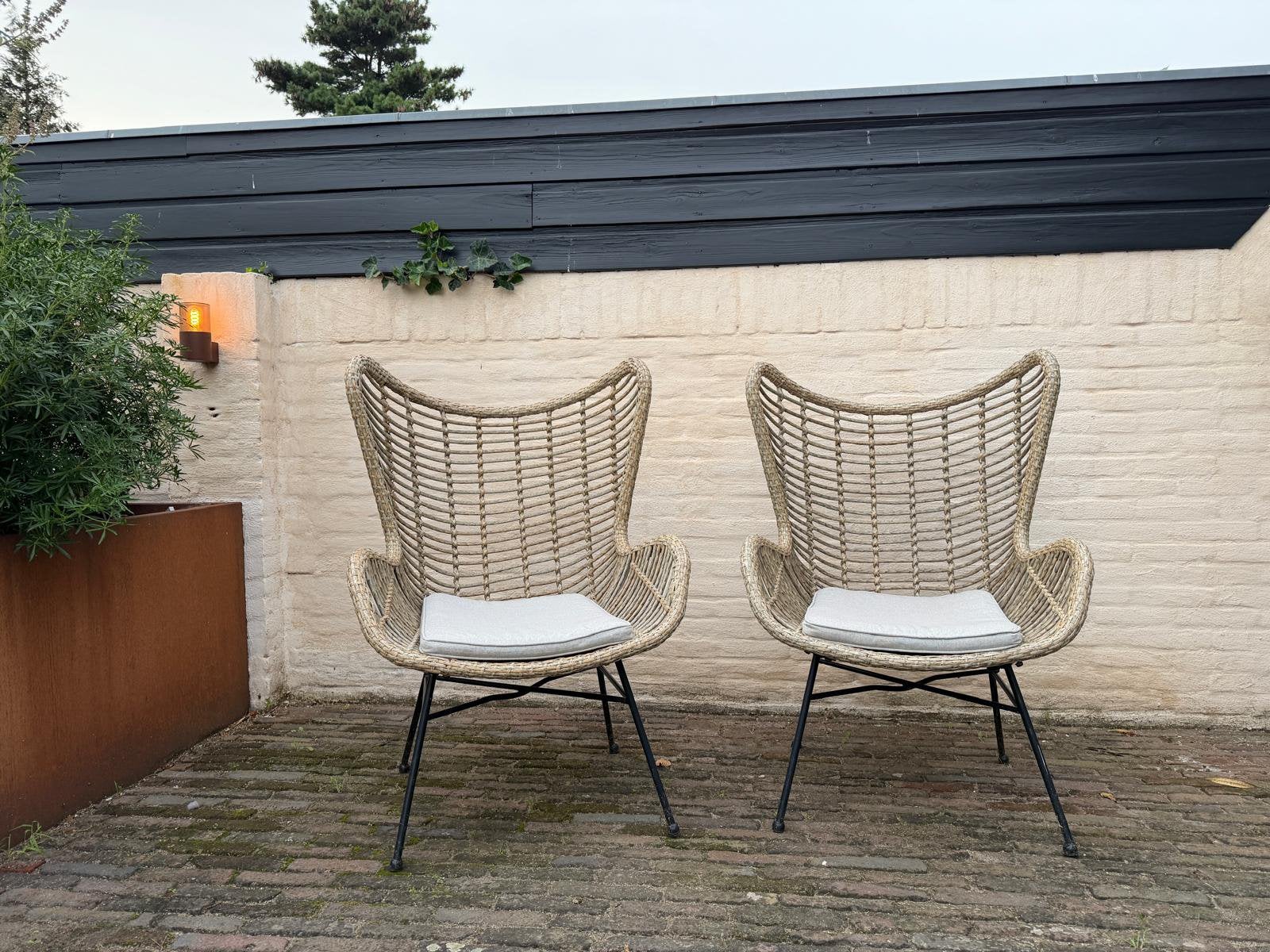 Set van 2 lounge stoelen, Ophalen, Zo goed als nieuw, Kunststof