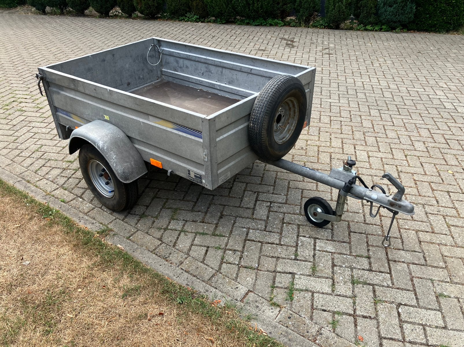 Saris 600 kg aanhanger aanhangwagen trailer 110x160, Auto diversen, Aanhangers en Bagagewagens, Ophalen, Gebruikt
