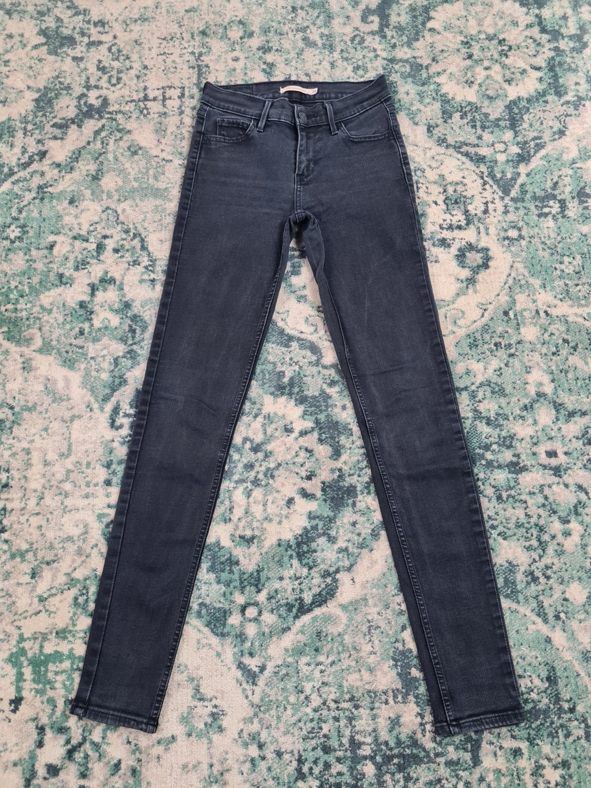Levi’s 710 super skinny W26 L30 Dames Tulsi2630 Low-rise, Zwart, Ophalen of Verzenden, Zo goed als nieuw, W27 (confectie 34) of kleiner