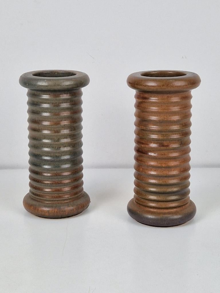 Set 2 vintage aardewerk geribbelde cilinder vaas design '60, N, Aardewerk of Porselein, Ophalen of Verzenden, N
