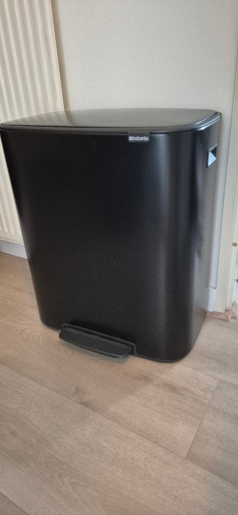 Brabantia Bo touch bin 2x30 liter, zwart, Ophalen, 50 – 75, Met pedaal, 40 liter of meer