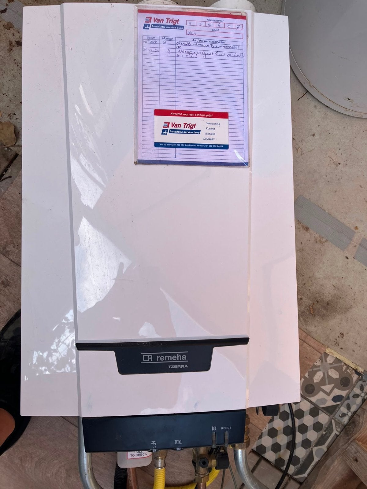 Remeha Tzerra M 28c Plus CCS CV-ketel en Vida XL Boiler, Doe-het-zelf en Verbouw, Geisers en Boilers, Ophalen, Gebruikt, 20 tot 100 liter