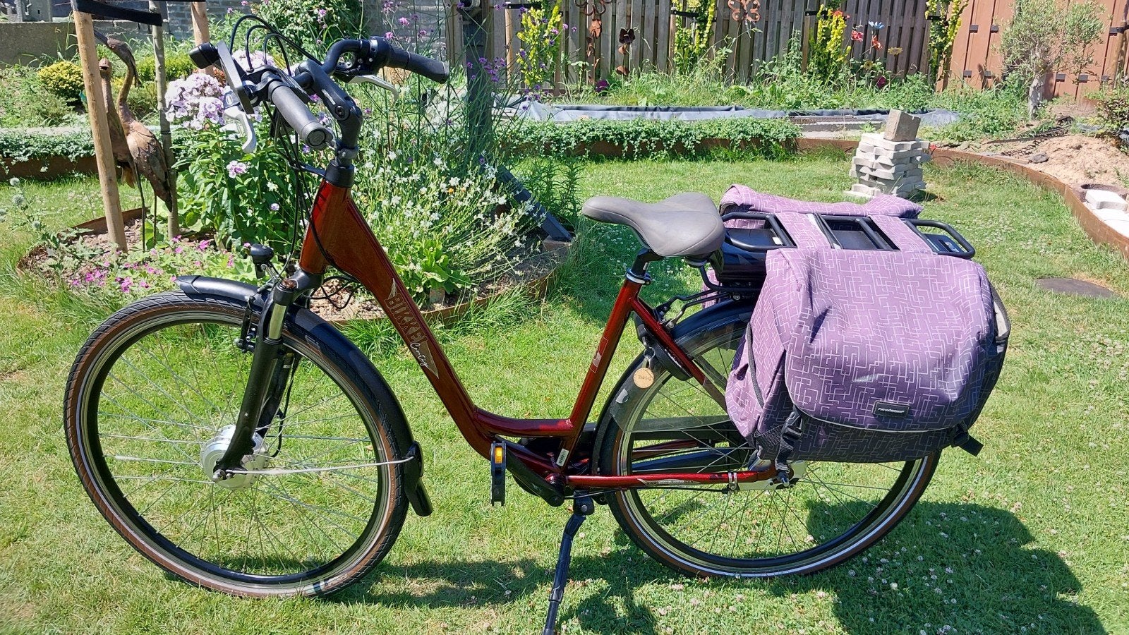 Bikkel E-bike , damesmaat 49, Ruby red. zgan, Ophalen