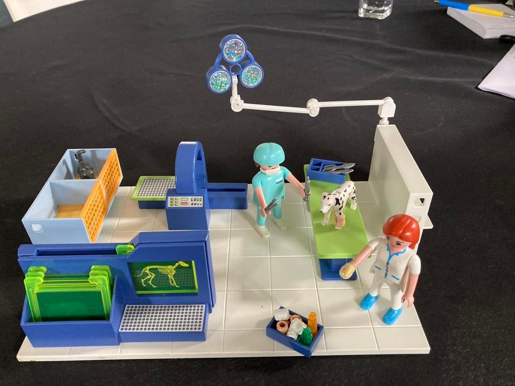 Playmobil dierenarts praktijk, Ophalen of Verzenden, Zo goed als nieuw