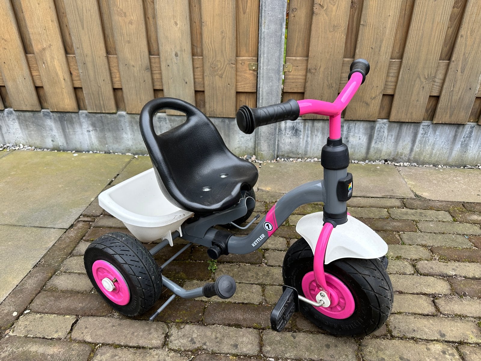 Kettler driewieler met duwstang en kiepbakje, Ophalen, Gebruikt, Terugtraprem, Duwstang